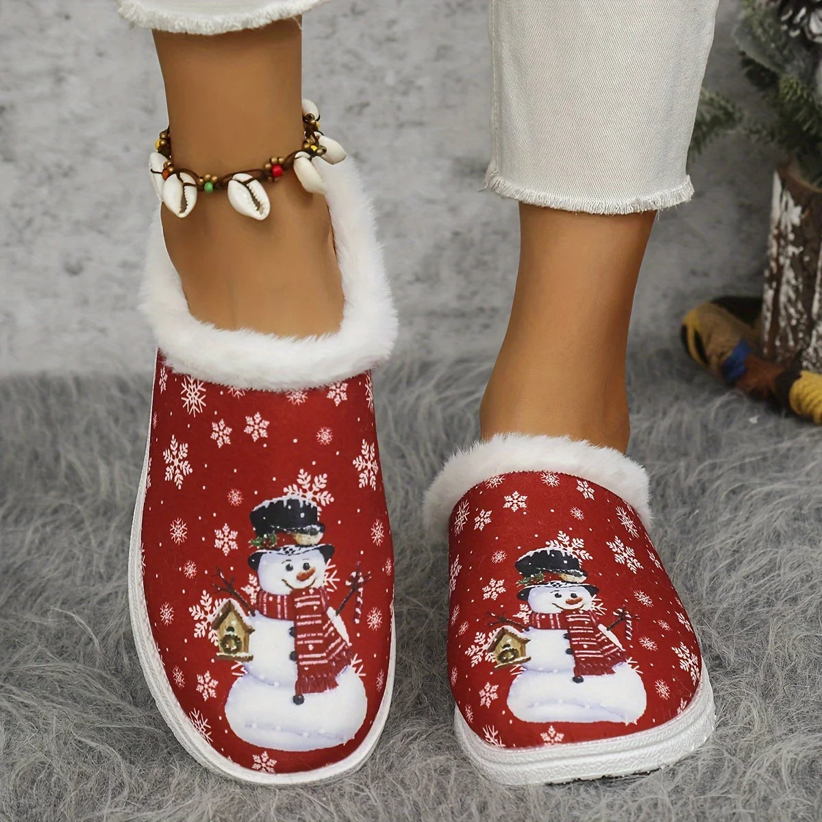 Cozy Snowman Slippers - Non-Slip Warm House Shoes, Plush Indoor Comfort for Winter. Soft & Slip-On! 🏠⛄️