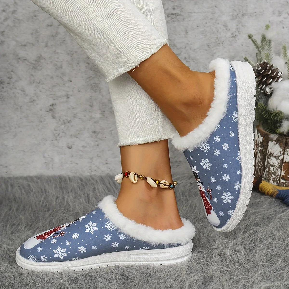 Cozy Snowman Slippers - Non-Slip Warm House Shoes, Plush Indoor Comfort for Winter. Soft & Slip-On! 🏠⛄️