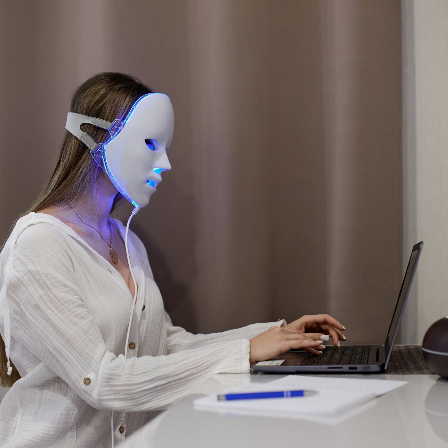 Glowing Skin Red Light LED Mask Bonus (Neck Red Light Strip)